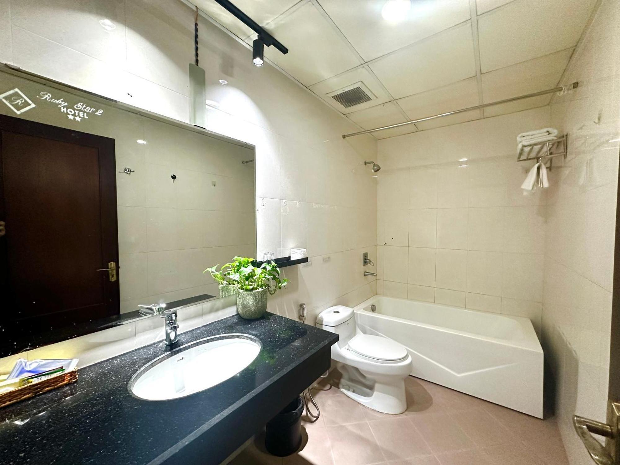 Ruby Star Hotel- Near Ben Thanh Market Ho Chi Minh-stad Buitenkant foto