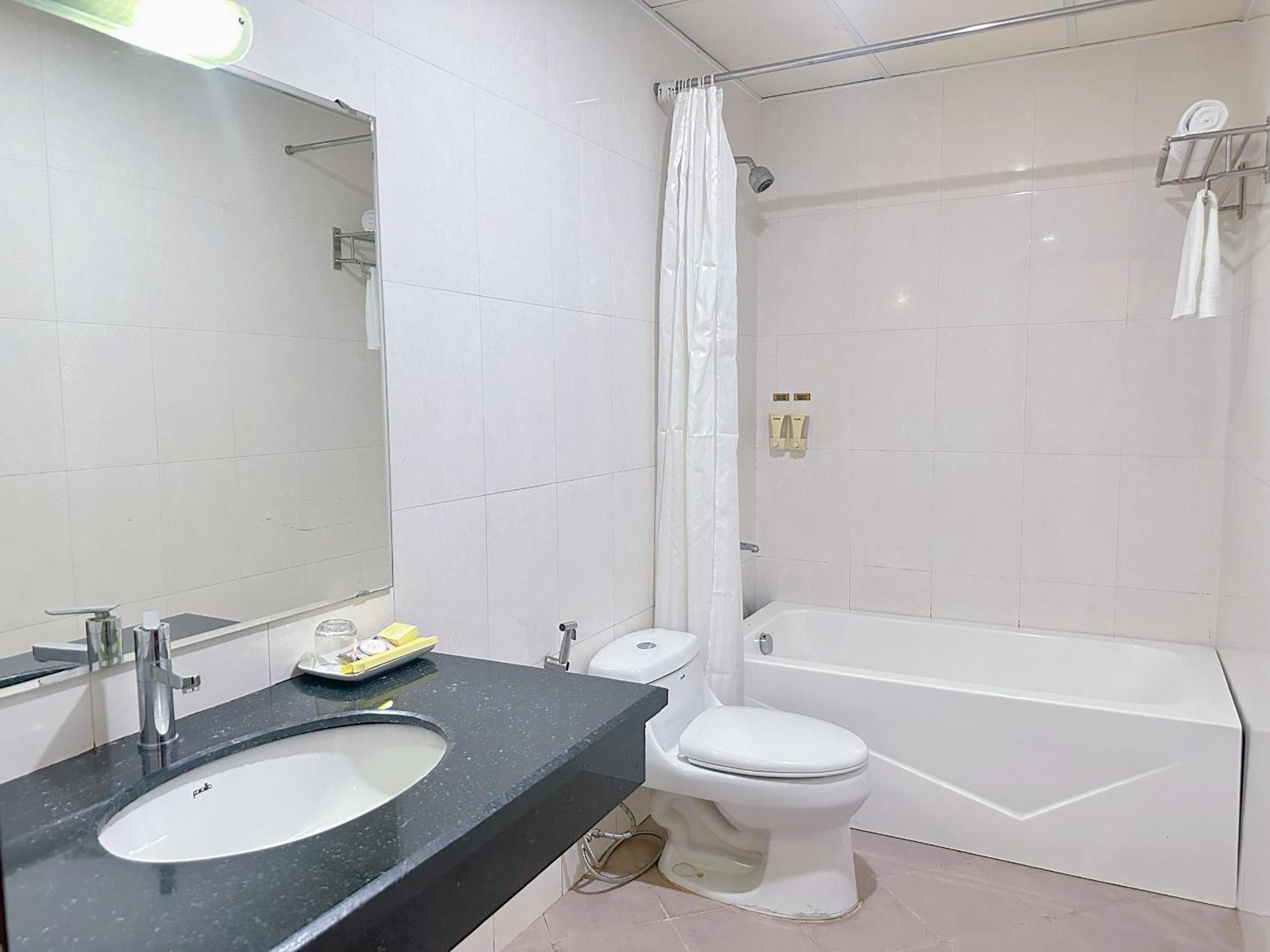 Ruby Star Hotel- Near Ben Thanh Market Ho Chi Minh-stad Buitenkant foto